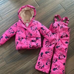 Minnie Mouse kids snowsuit 5T (5 years old) worn once!